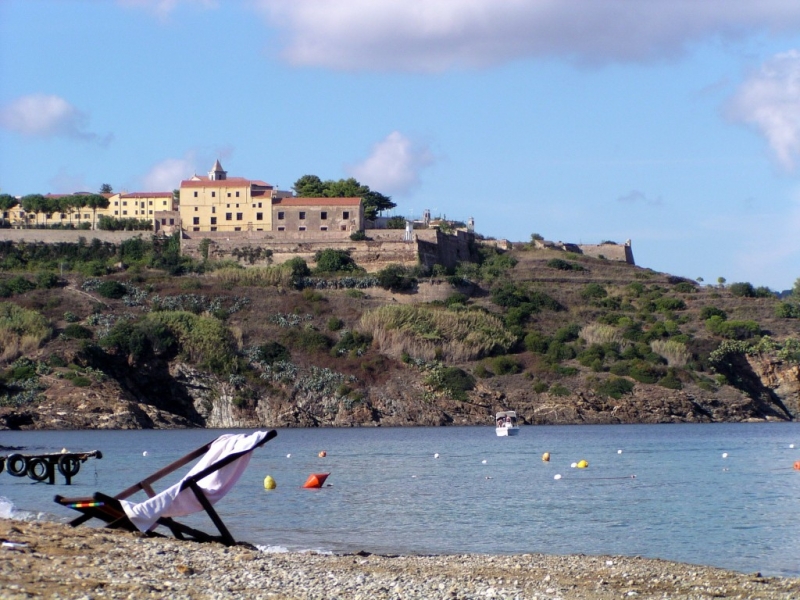 Carcere di Porto Azzurro, un’aggressione ed un tentato suicidio