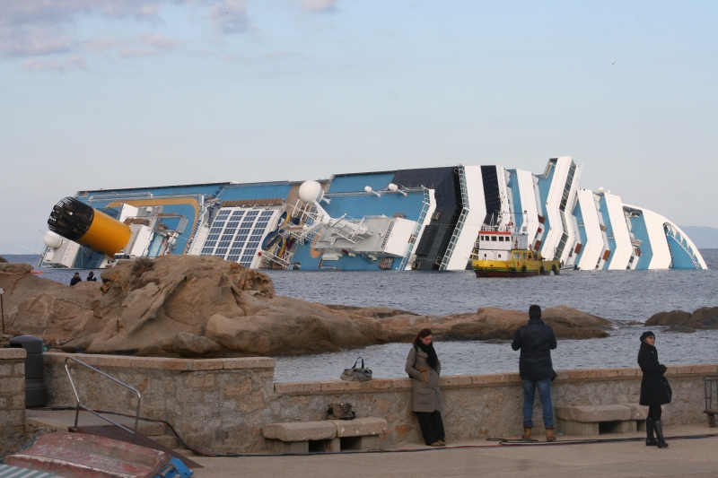 Concordia, una targa per ricordare la dispersa Maria Grazia Trecarichi. La deporrà in fondo al mare il marito