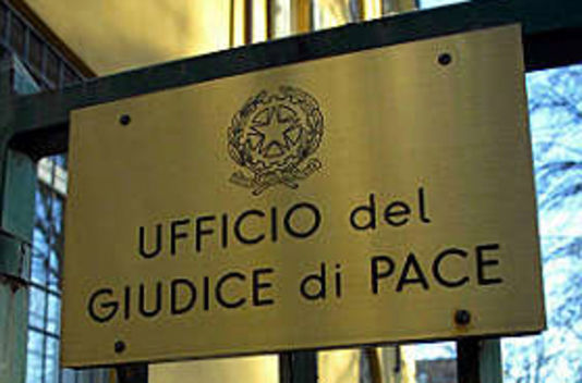 Volterra senza più giudice di pace per volere del Governo. Il sindaco scrive al ministro Severino: «Spese a nostro carico pur di mantenerlo»