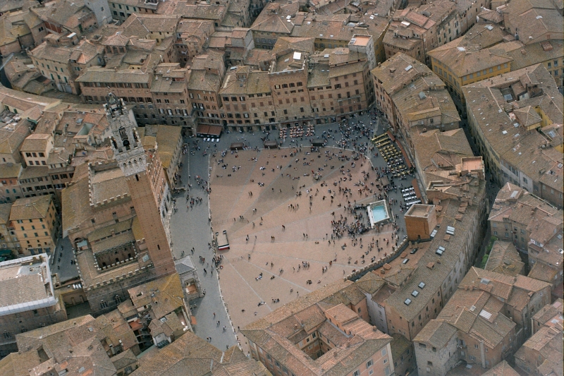 Siena, dibattito acceso nel Pd. Le tante facce dei democratici dopo la crisi al Comune