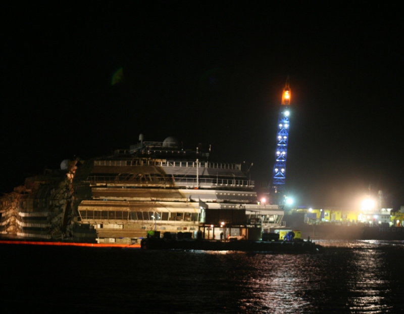 Concordia, missione (impossibile) compiuta. La rotazione è completata. Il Giglio festeggia