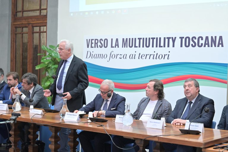 Multiutility, stallo su quotazione in Borsa: sindaci cercano alleati tra gli amministratori