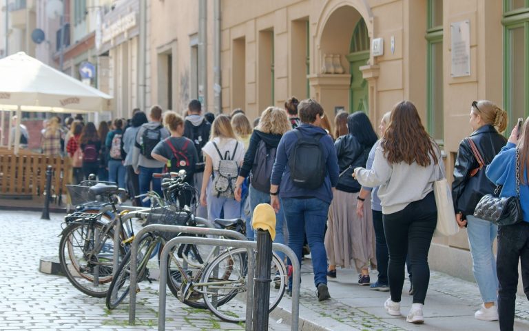 Turismo, Giani indica la strada: “Servono regole, non il numero chiuso”