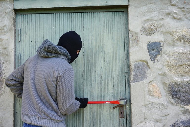 Italiani preoccupati dai furti in casa: tre province toscane tra le più colpite