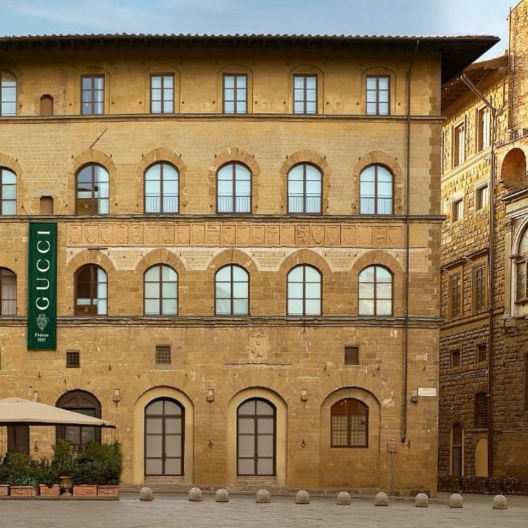 Ritorno alle origini per Gucci: una sfilata a Firenze nel 2025