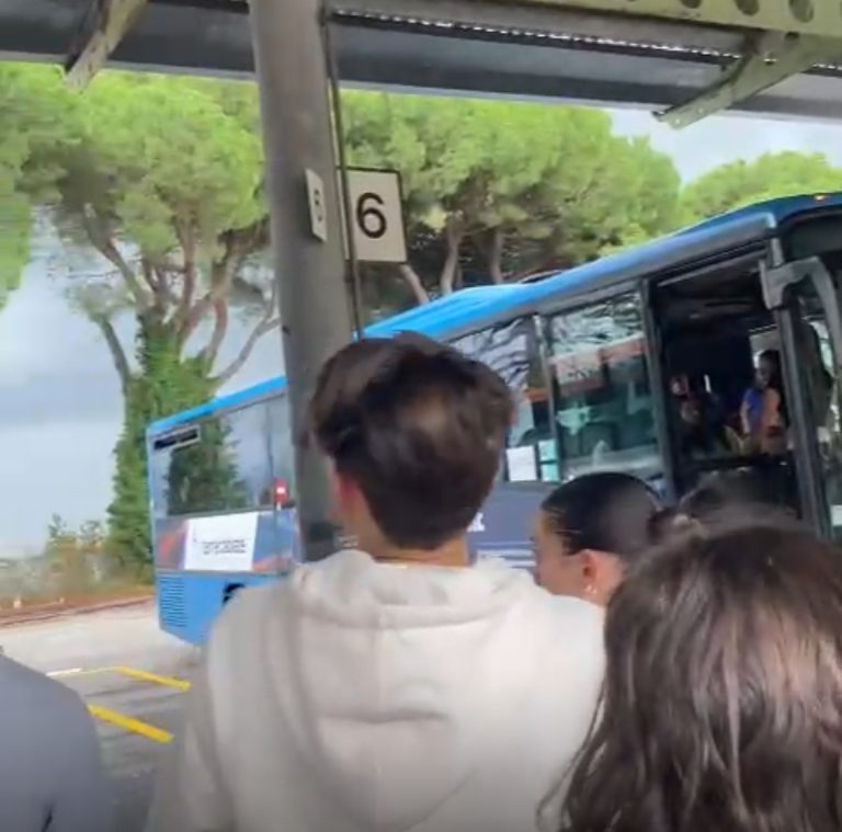 Studenti in piedi. Autolinee Toscane: Bus più grande attivo. Ma serve rafforzamento della tratta. Nostra proposta bocciata in primavera