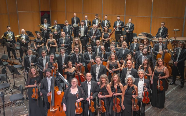 Natale in musica al Teatro Petrarca con l’Orchestra della Toscana e il maestro Diego Ceretta