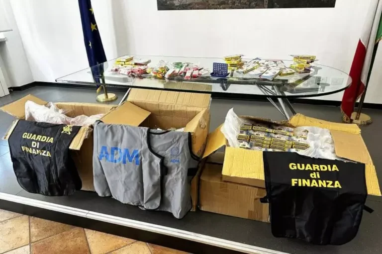 Oltre 32 mila giocattoli contraffatti sequestrati dalla guardia di finanza