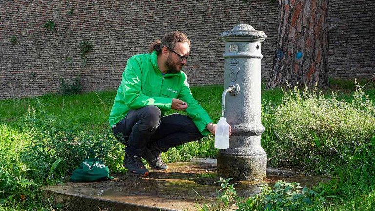 Acqua potabile, in Toscana positivi ai Pfas 25 campioni su 31: ad Arezzo i dati peggiori